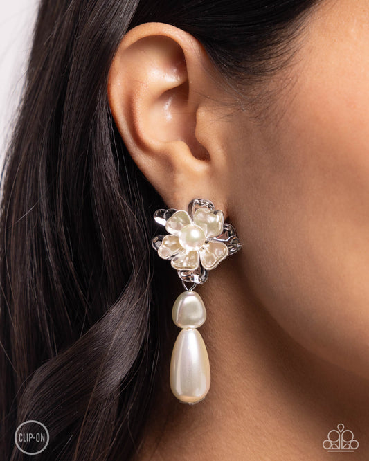 Paparazzi Accessories - Esteemed Elite - White Earring