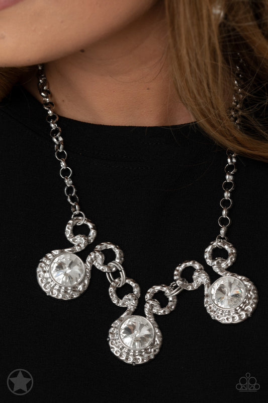 Paparazzi Accessories - Hypnotized - Silvern Necklace