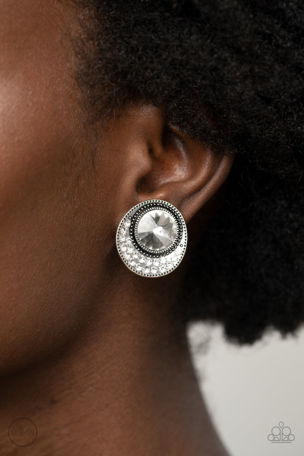 Paparazzi Accessories - Off The RICHER-Scale - White Earring