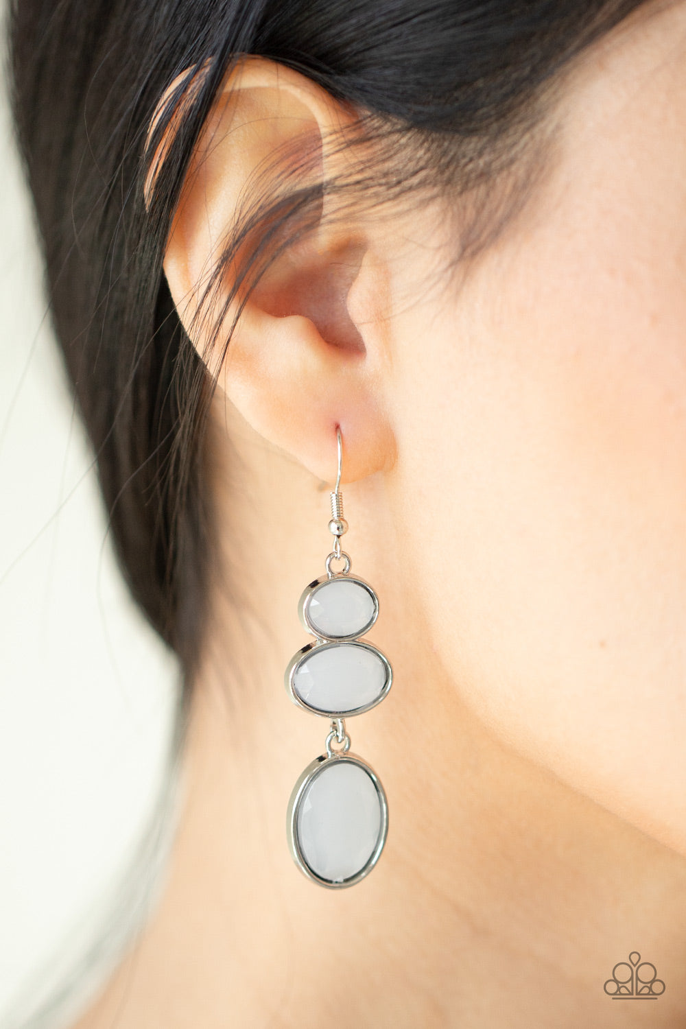 Paparazzi Accessories - Tiers Of Tranquility - White Earring