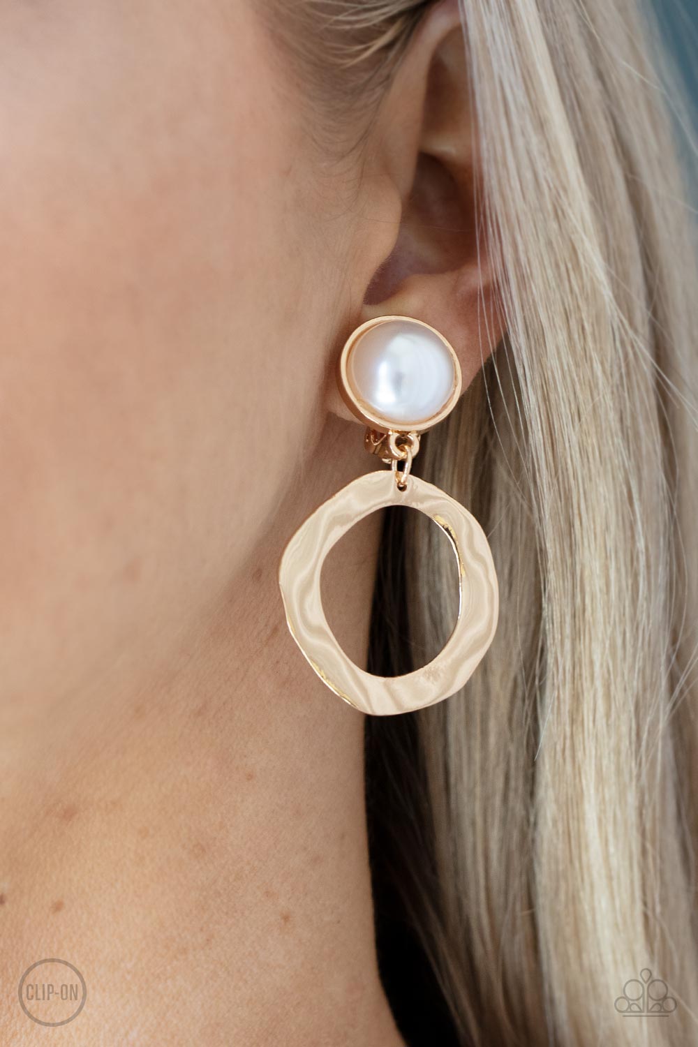 Paparazzi Accessories - Vintage Veracity - Gold Earring