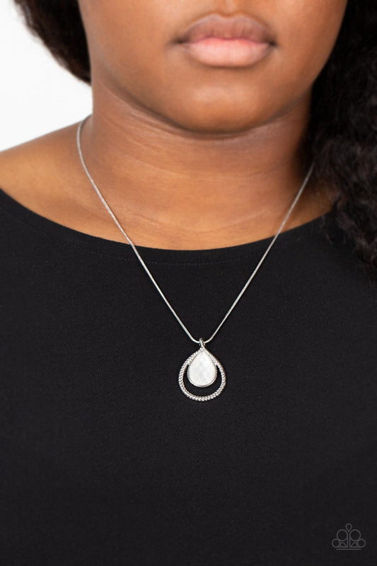 Paparazzi Accessories - Gorgeously Glimmering - White Necklace
