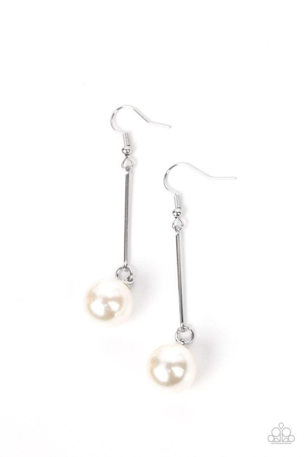 Paparazzi Accessories - Pearl Redux - White Earring