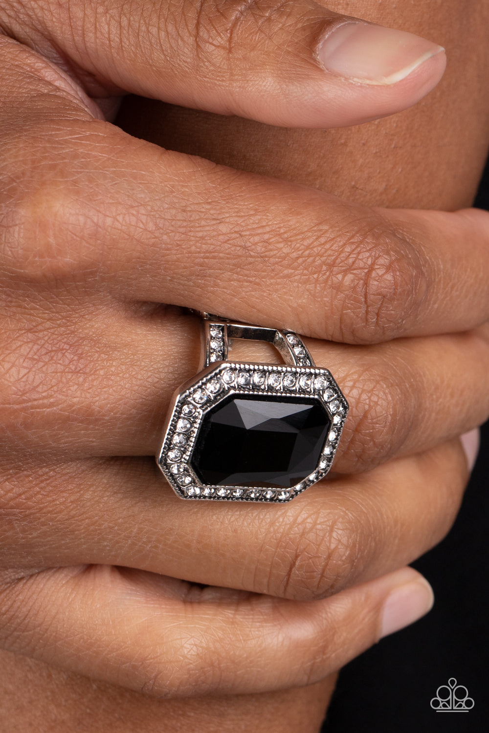 Paparazzi Accessories - A Royal Welcome - Black Ring