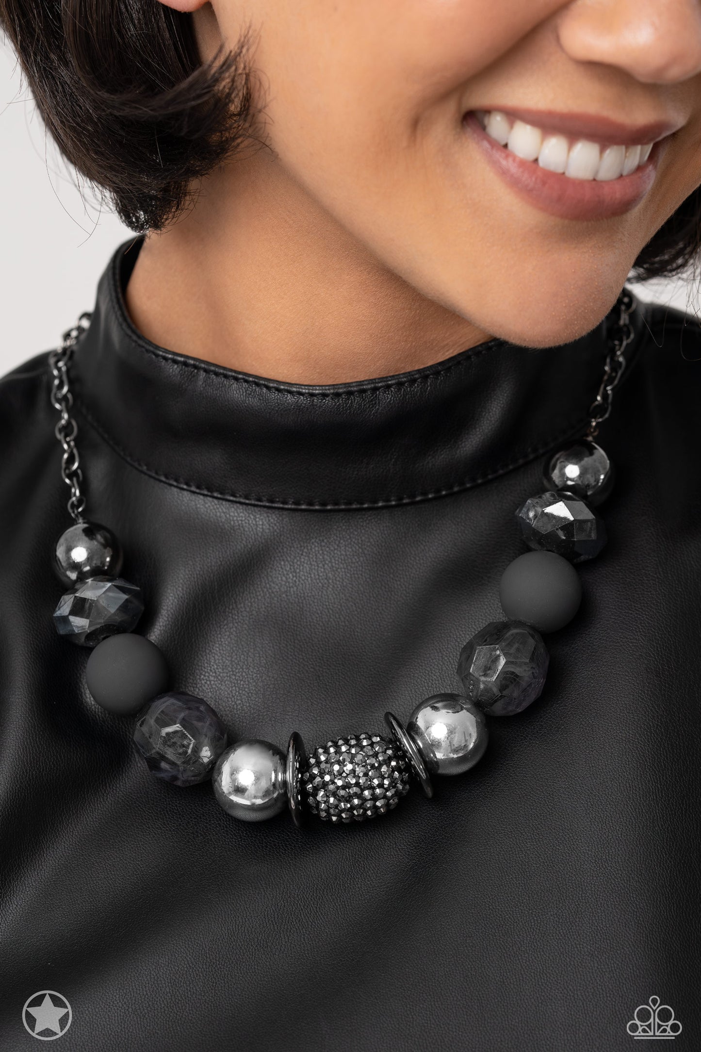 Paparazzi Accessories - A Warm Welcome - Black Necklace