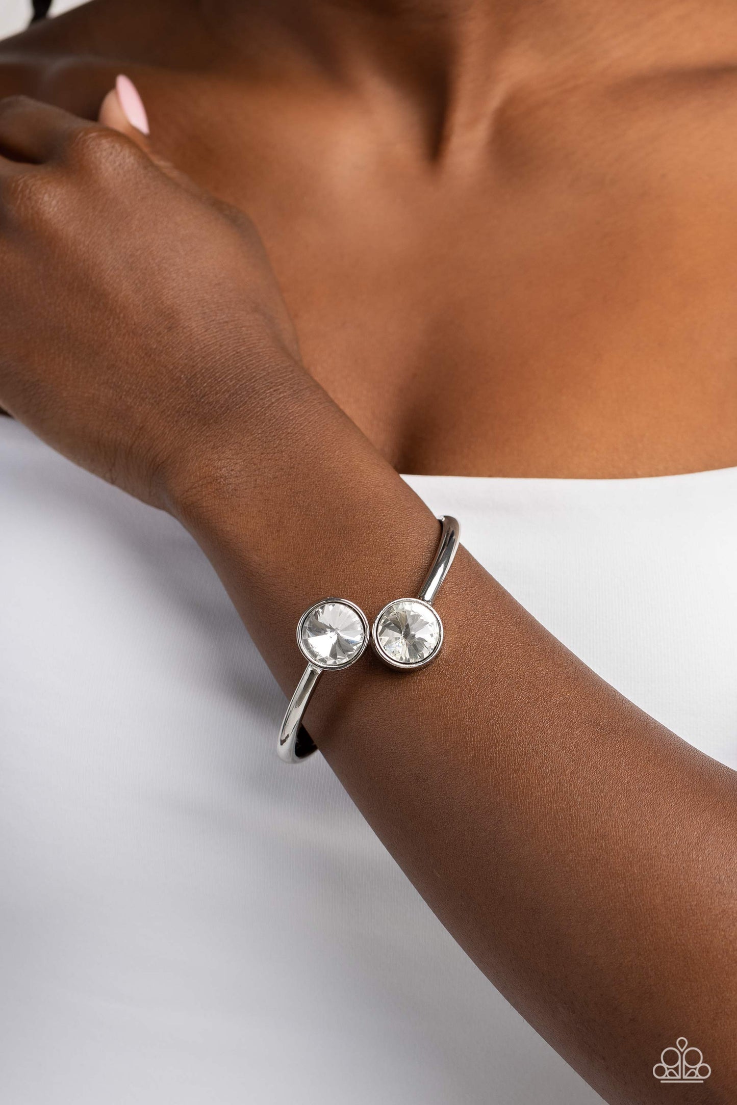 Paparazzi Accessories - Daily Dazzle - White Bracelet