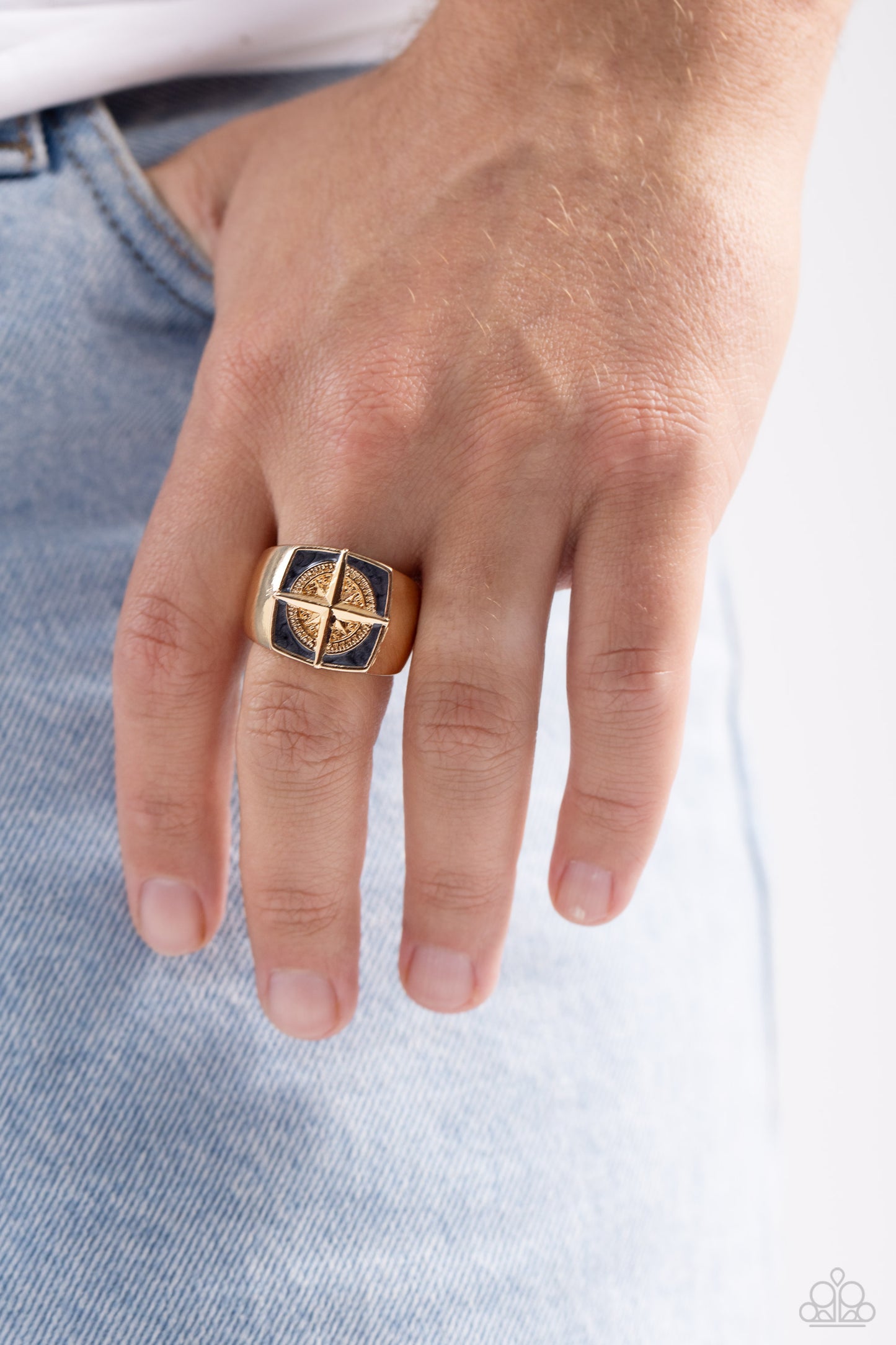 Paparazzi Accessories - Adventure is Waiting - Gold Ring